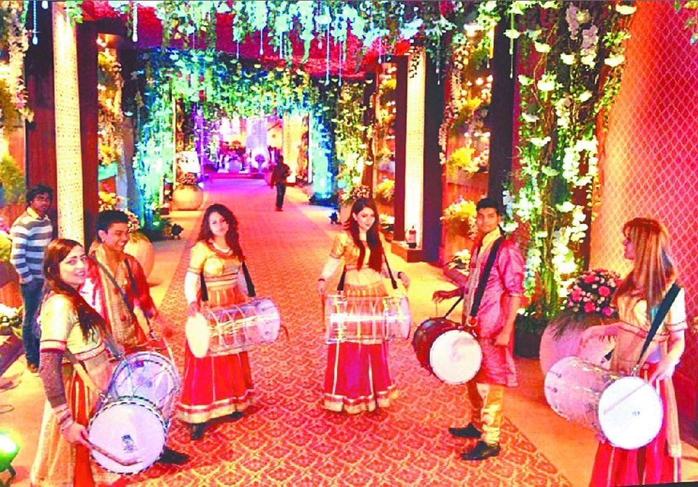 agra people call foreign guests to make marriage memorable 