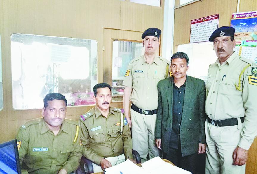 चरस के बदले नकली नोट मिलने की आशंका