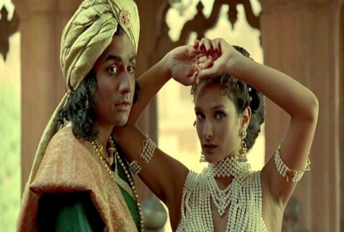 bollywood 16 most controversial moive see the pics here 