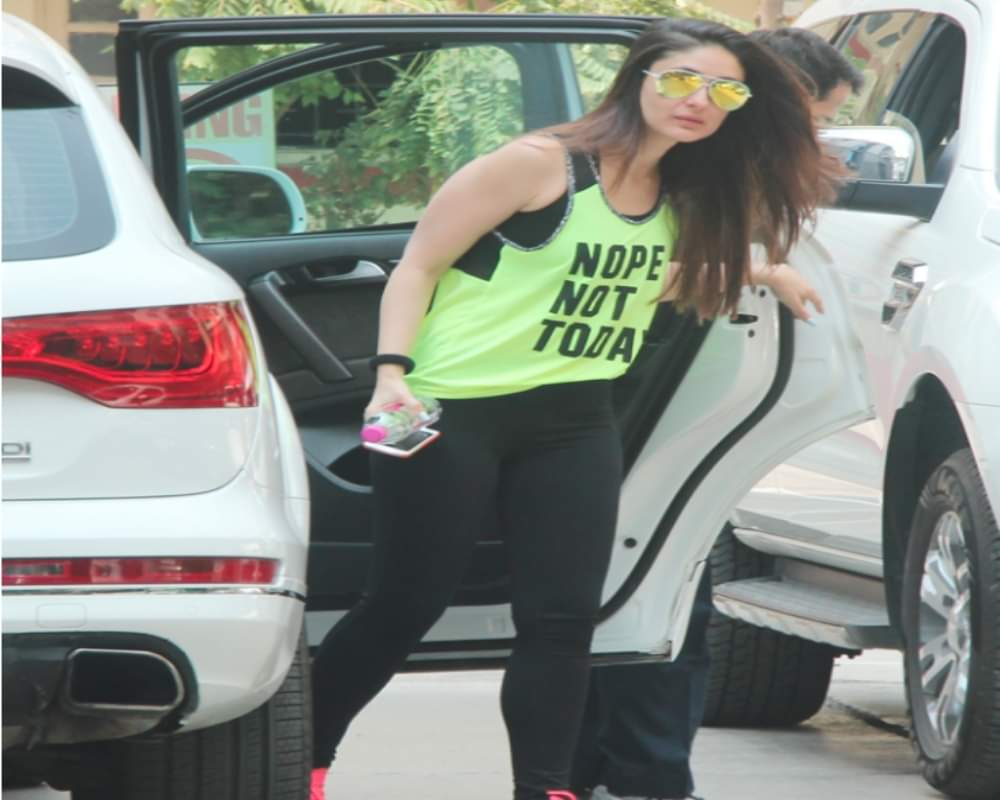 Kareena Kapoor can give you fair idea for buying tee shirts with quotes