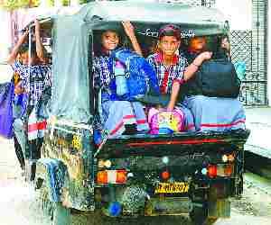 Daily school children face risk of accident