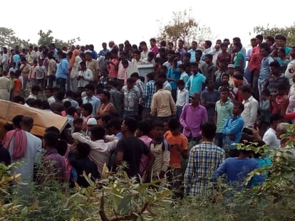 kushinagar: school van hit by train