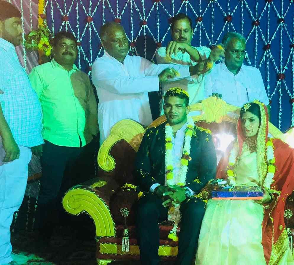 wrestler narsingh yadav got married with shilpi sheoran reception in varanasi