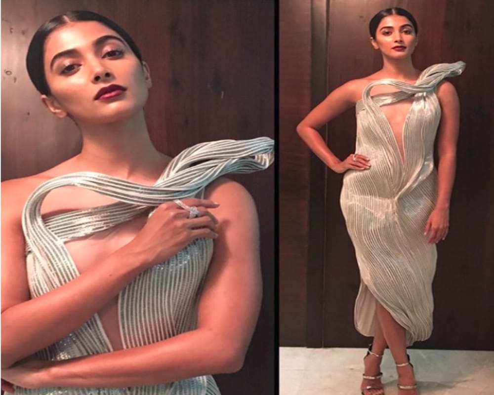 Pooja hegde hot and stunning look will surely blow your mind