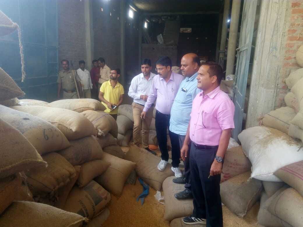 अवैध गल्ला खरीदारी के आरोप में राइसमिल सीज