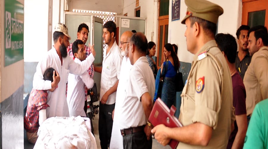Bus and Scooty collision in Saharanpur, one student dies, two injured