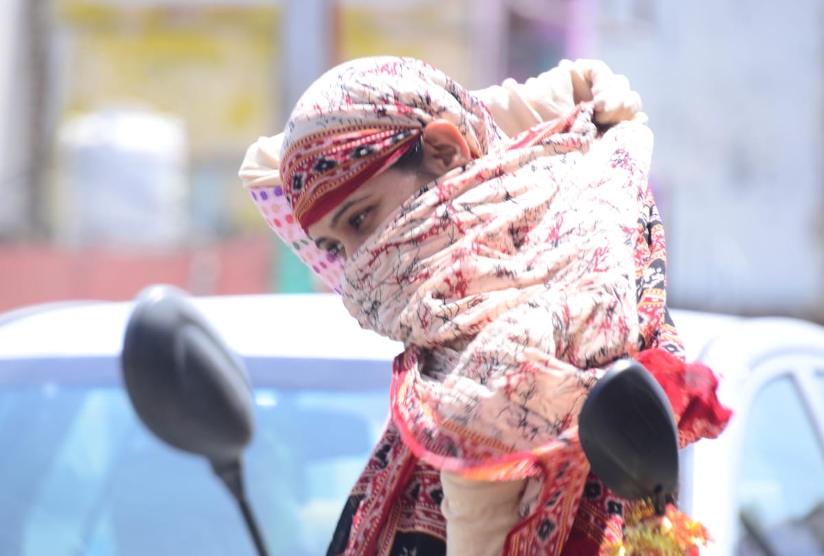 hot weather condition in lucknow.