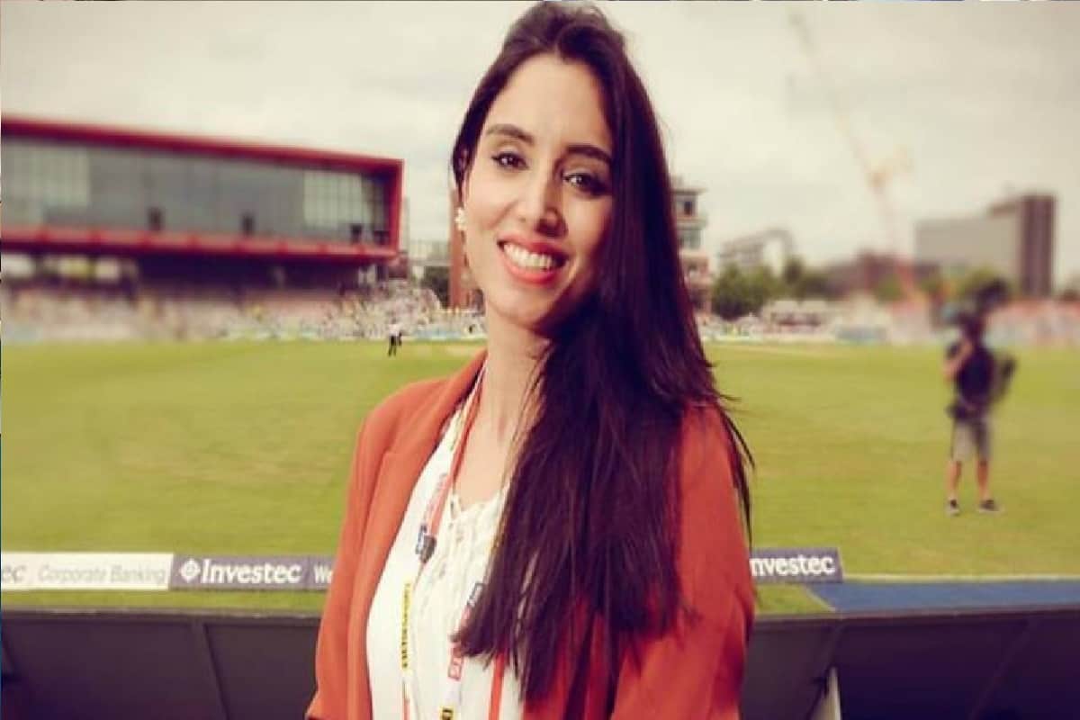 Palistani fans troll PSL anchor Zainab Abbas for praising MS Dhoni