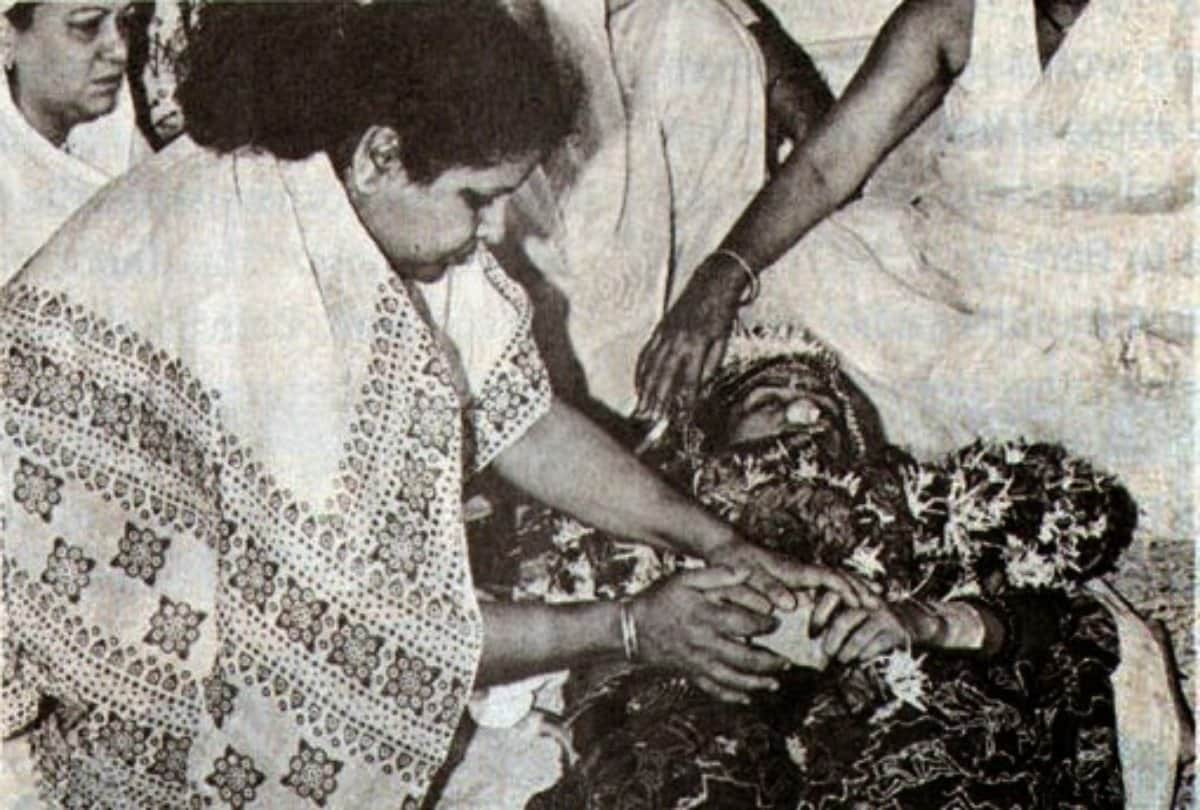 Divya Bharti Birth Anniversary Rang Film Was Witnessed Strange Phenomena after Her Death