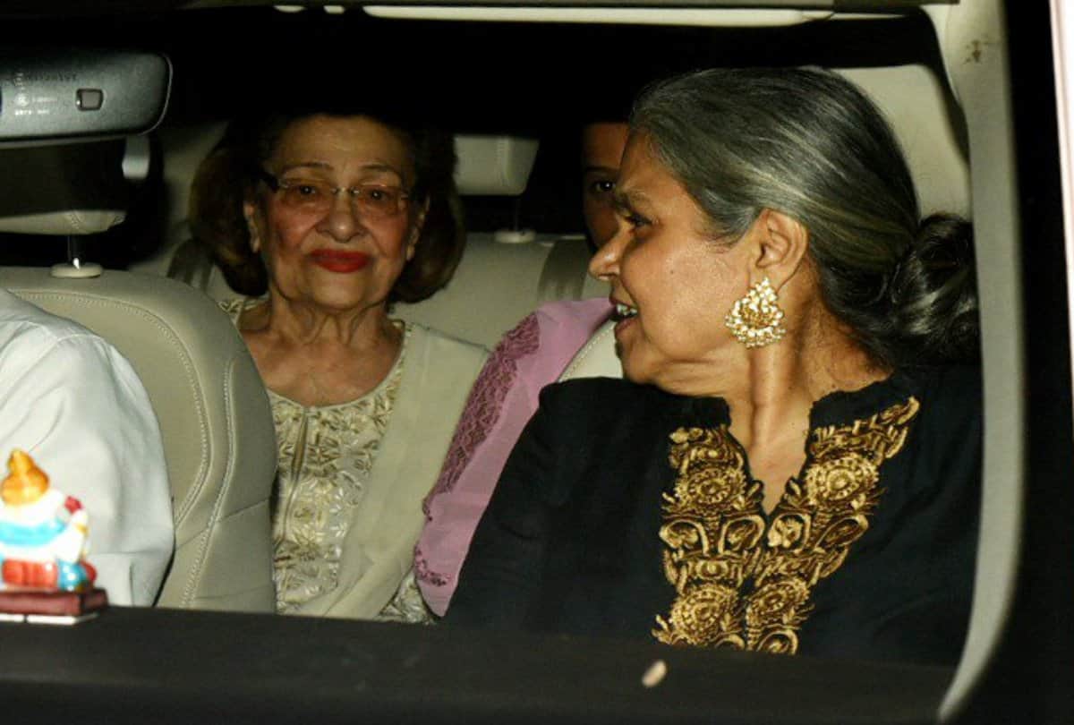 rekha spotted at the amitabh bachchan film 102 not out screening