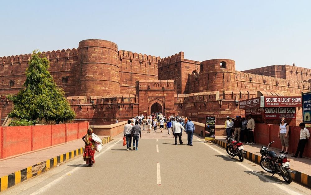 lighting system in agra fort got damaged 