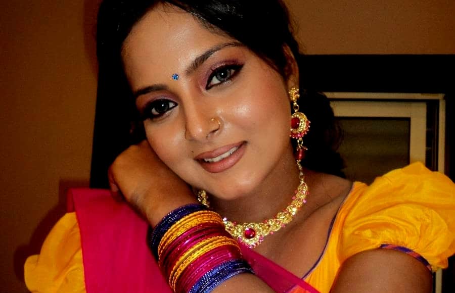 Anjana Singh will seen in bhojpuri film sanki daroga with Ravi Kishan