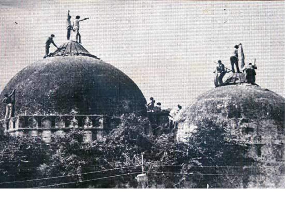 Ayodhya Land Dispute case giving notice to 25 Advocates for Mediation today