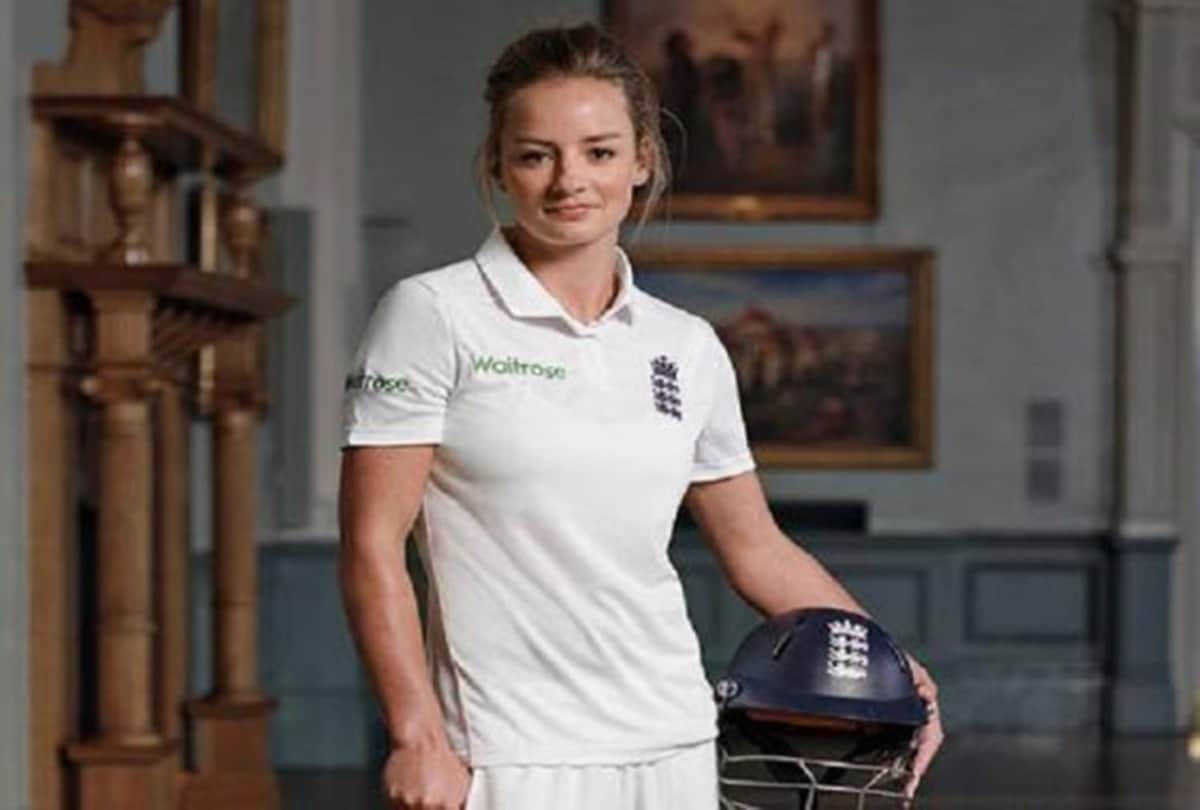 IPL 2018: Danielle Wyatt fall in love with Dhoni haircut