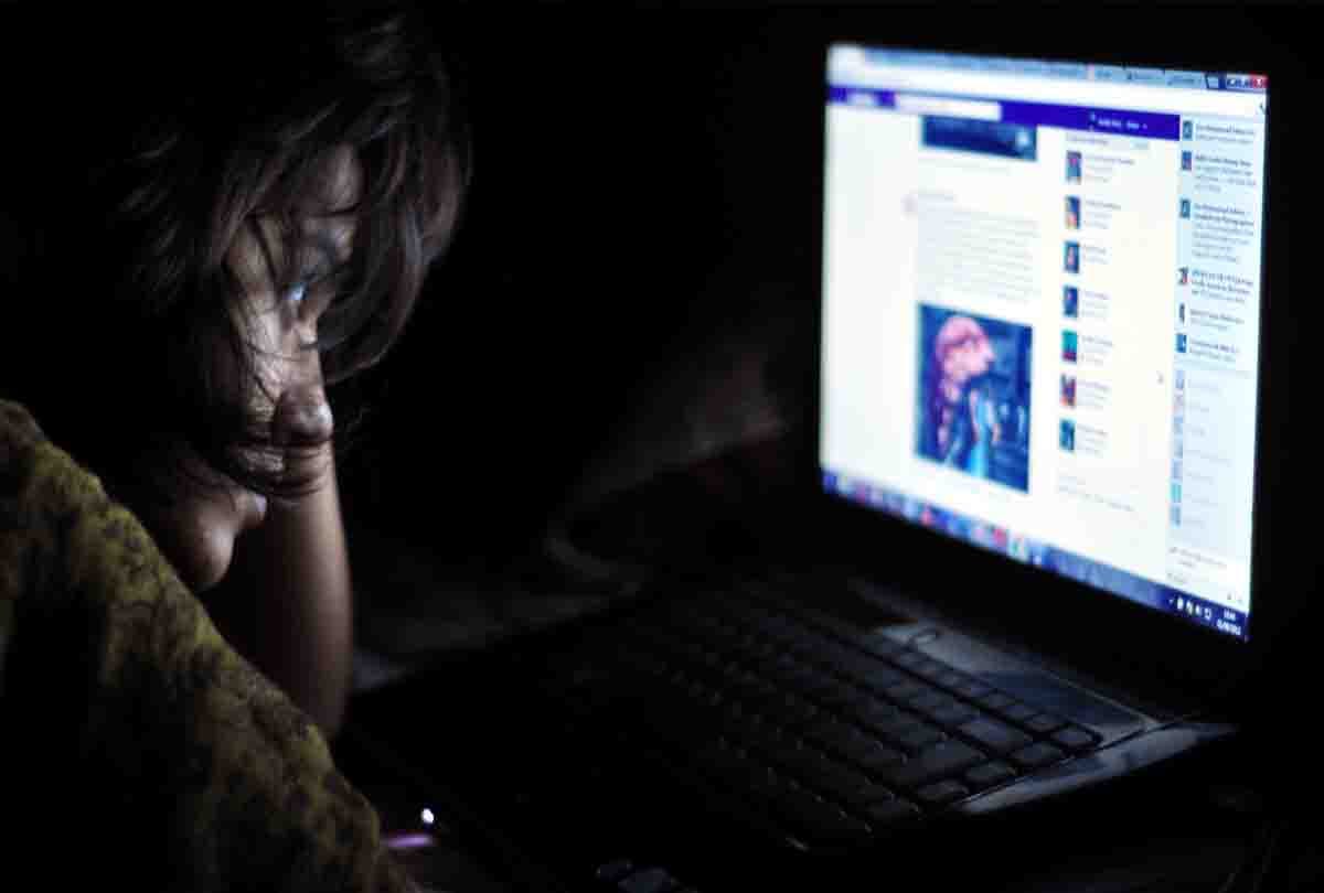 beware of making girl friend on facebook