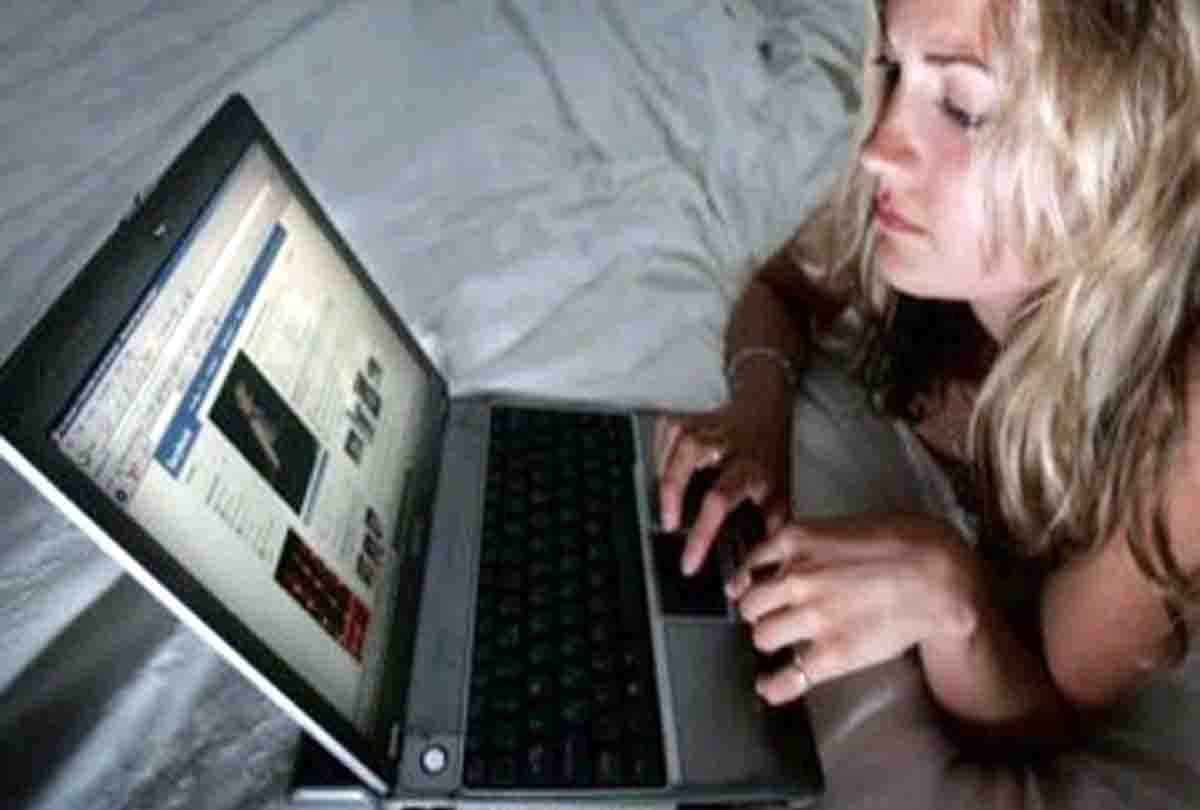 beware of making girl friend on facebook