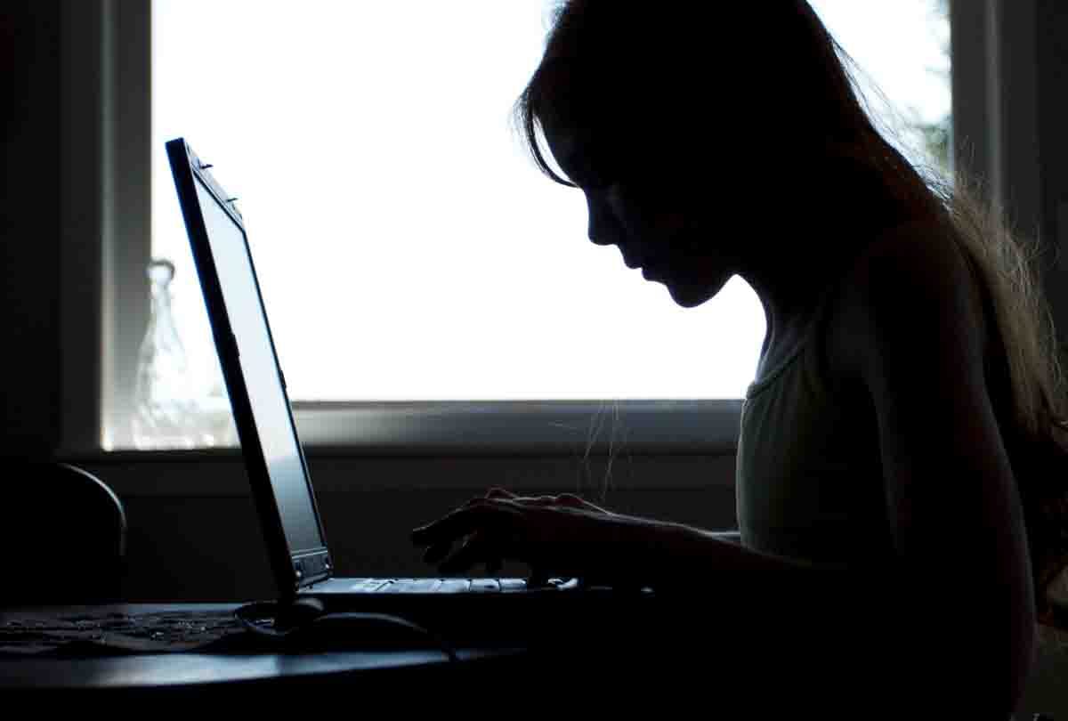 beware of making girl friend on facebook