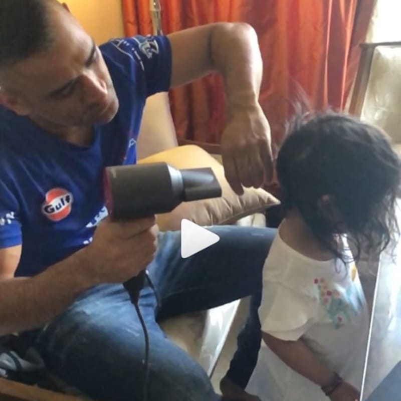 IPL 2018: MS Dhoni back to father duty after superb innings against RCB, watch video