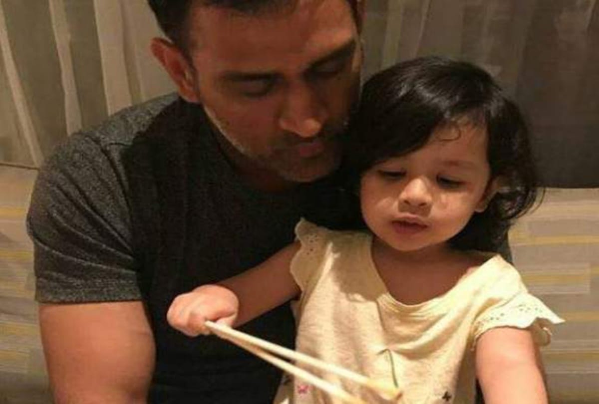 MS Dhoni and ziva dance video viral on social media