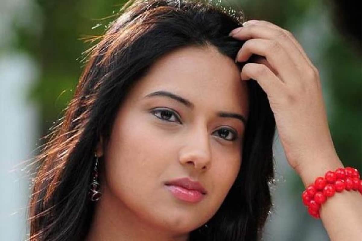 When Actress Isha chawla cheers for Sunrisers Hyderabad during IPL last season