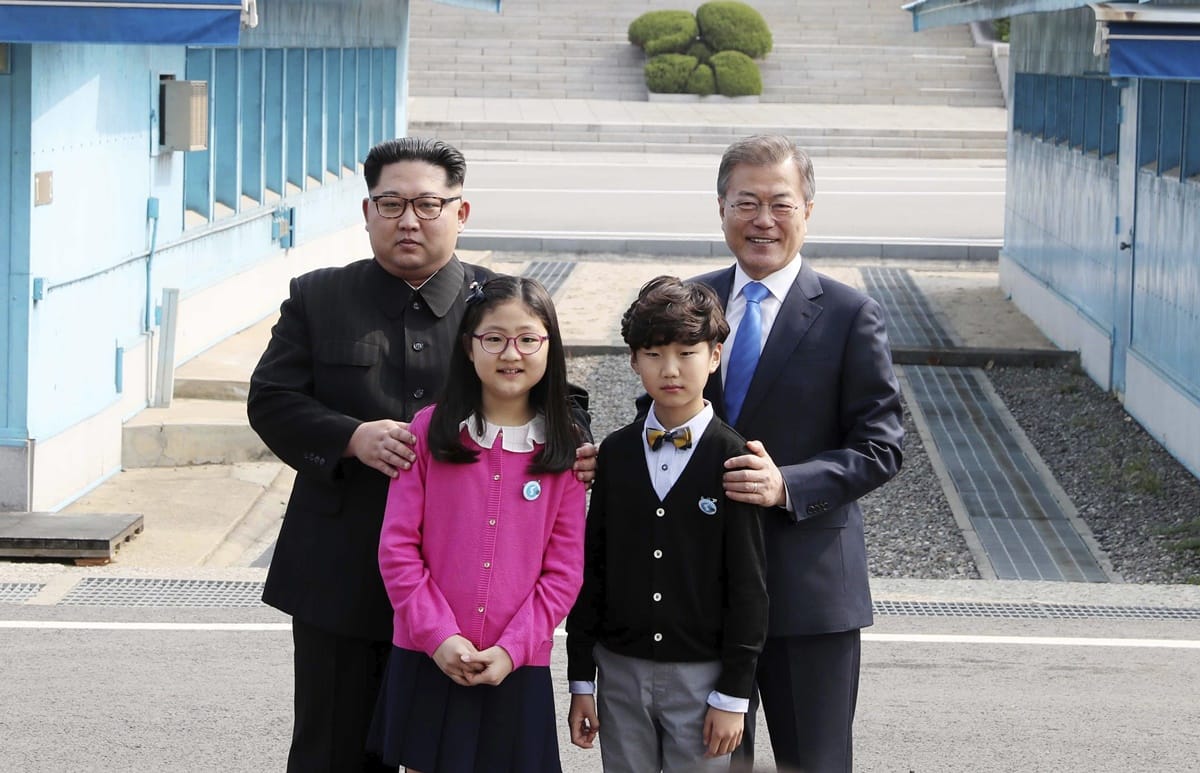 North Korean leader Kim crosses the southern border to meet rival Moon for the summit