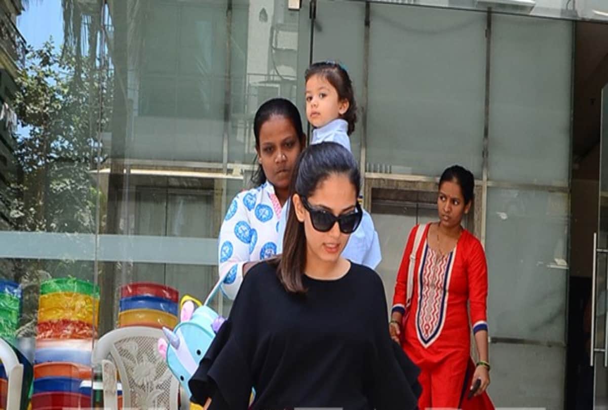 Mira Rajput flaunts her baby bump with Misha 