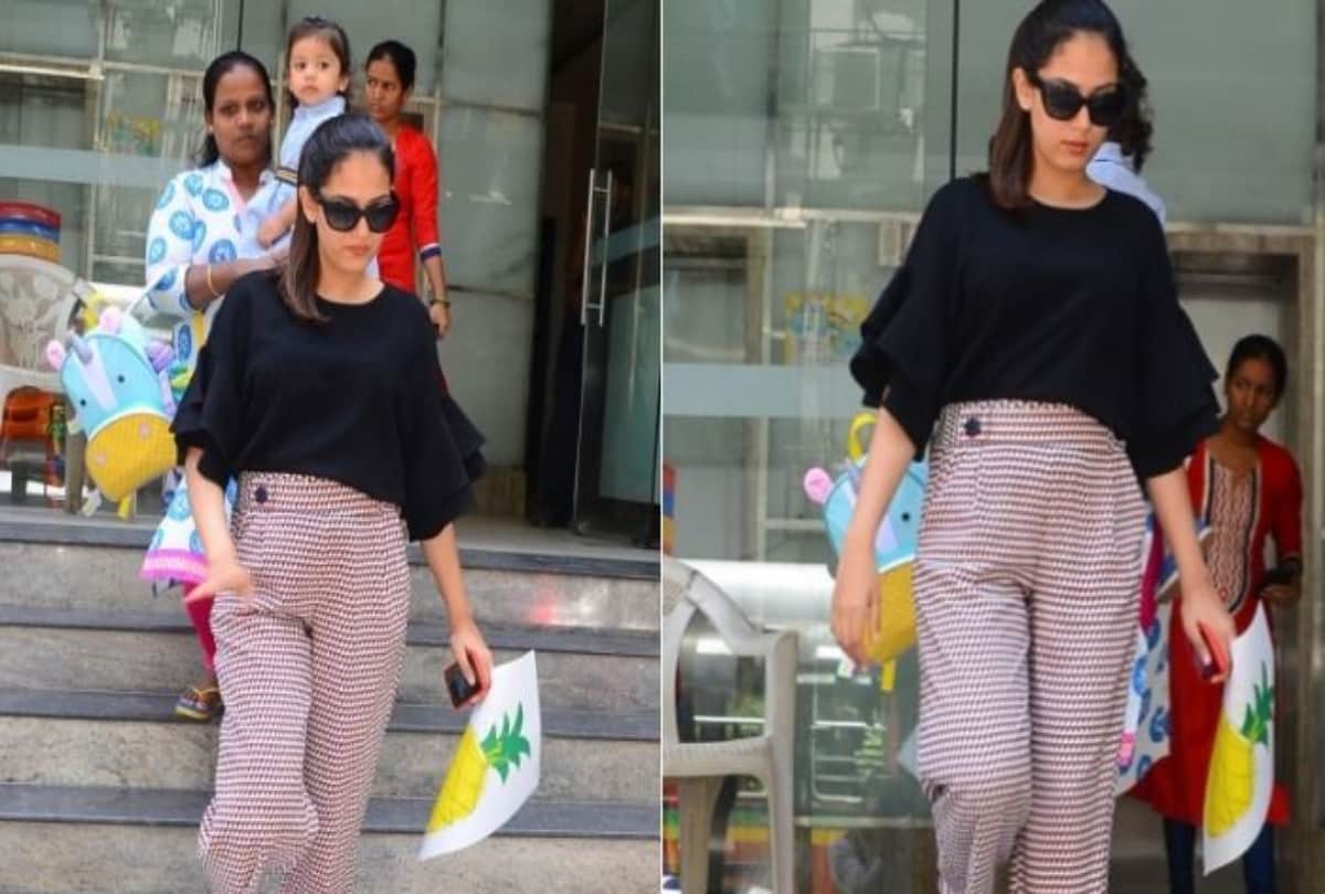 Mira Rajput flaunts her baby bump with Misha 