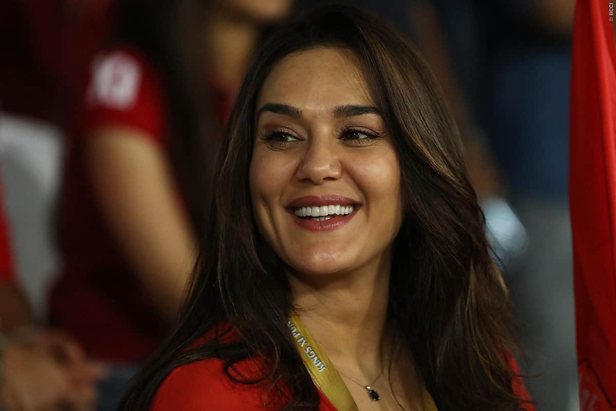 Preity Zinta video leaked while worshiping in temple for winning her team kings eleven punjab