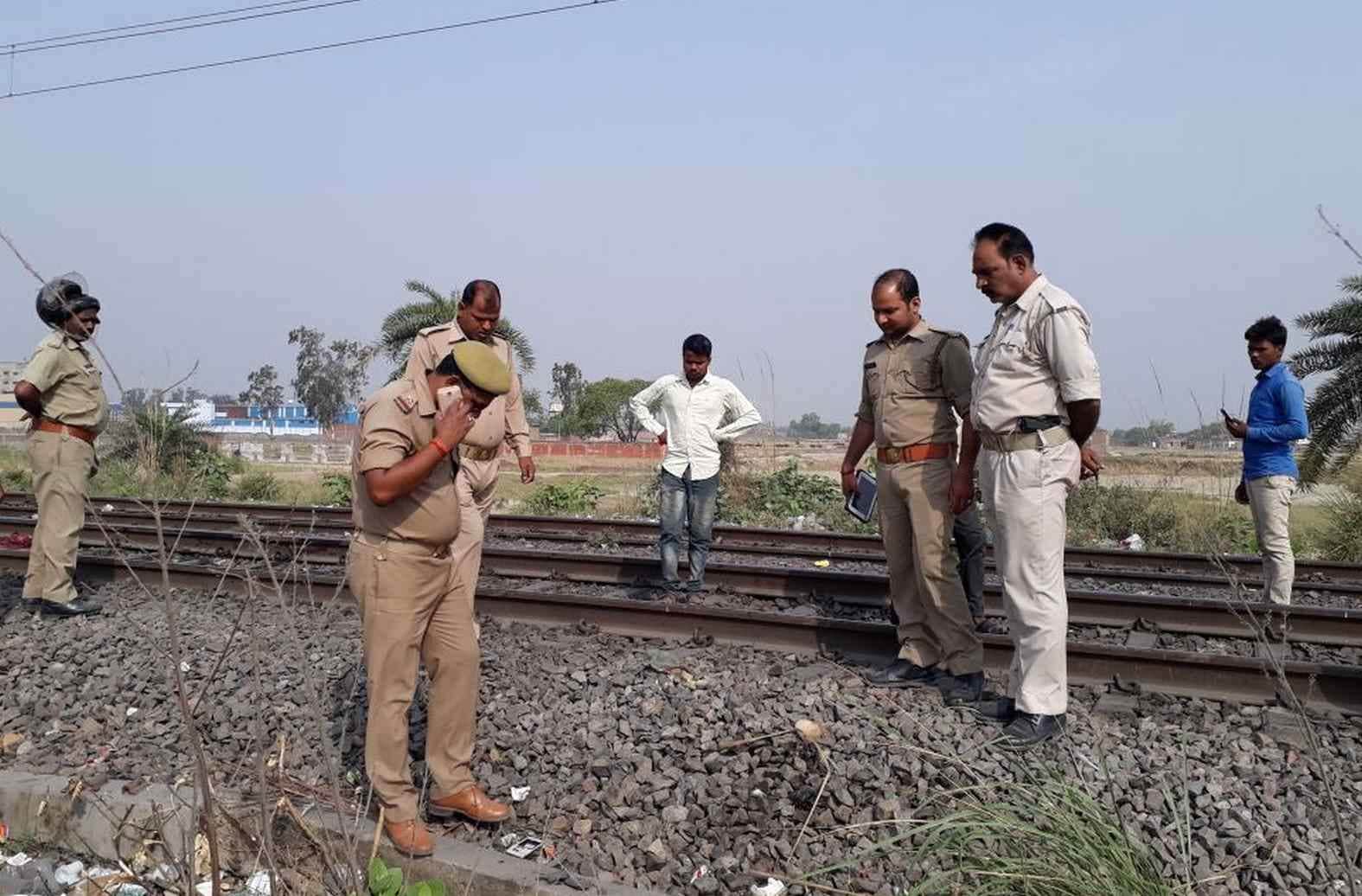 intercast love couple suicide in chandauli at uttar pradesdh