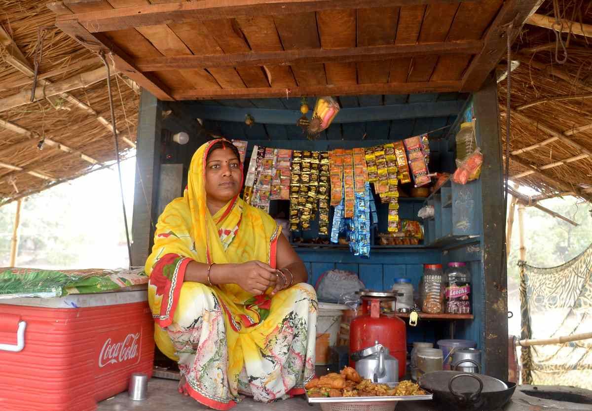 Tea seller woman do unique work in education field 