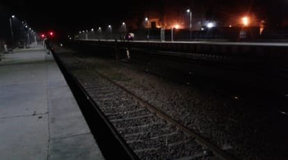 woman committed suicide by jumping next to the train with two children