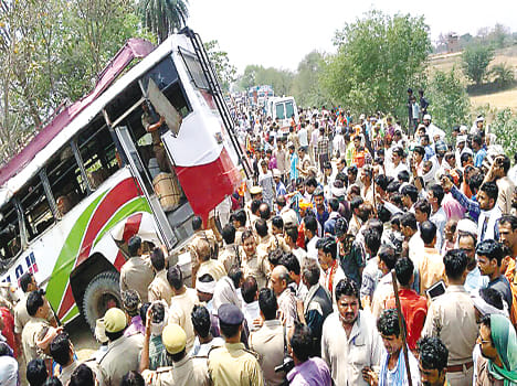Four died in ditch