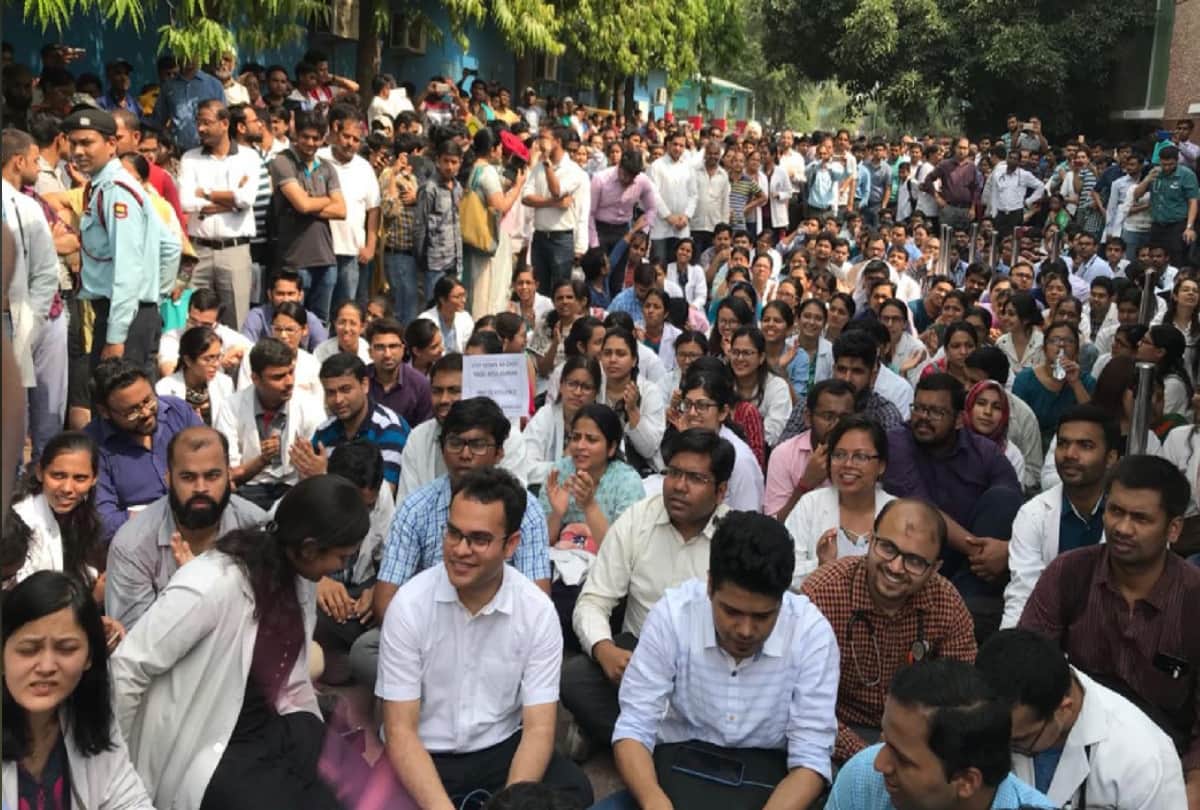 aiims resident doctors strike continues for third day against slapping to a doctor
