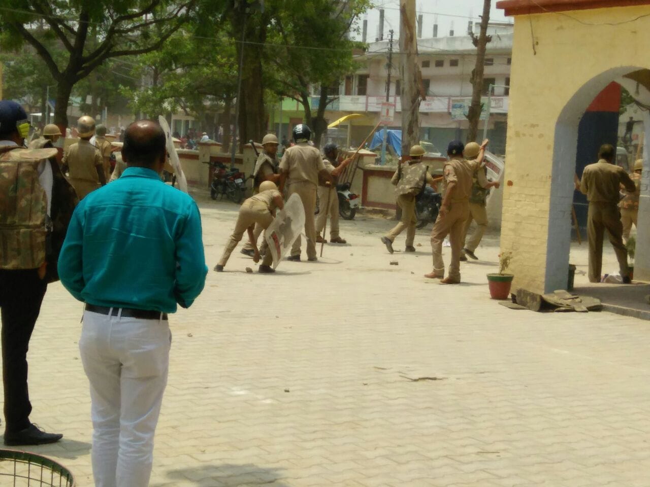 Mastermind one day ago warn on social media to azamgarh chaos
