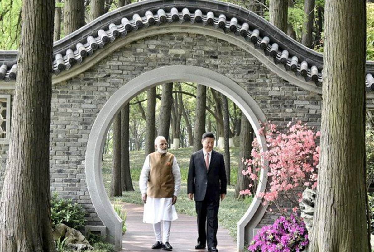 China Visit: Modi and Jinping take a walk along East Lake in Wuhan
