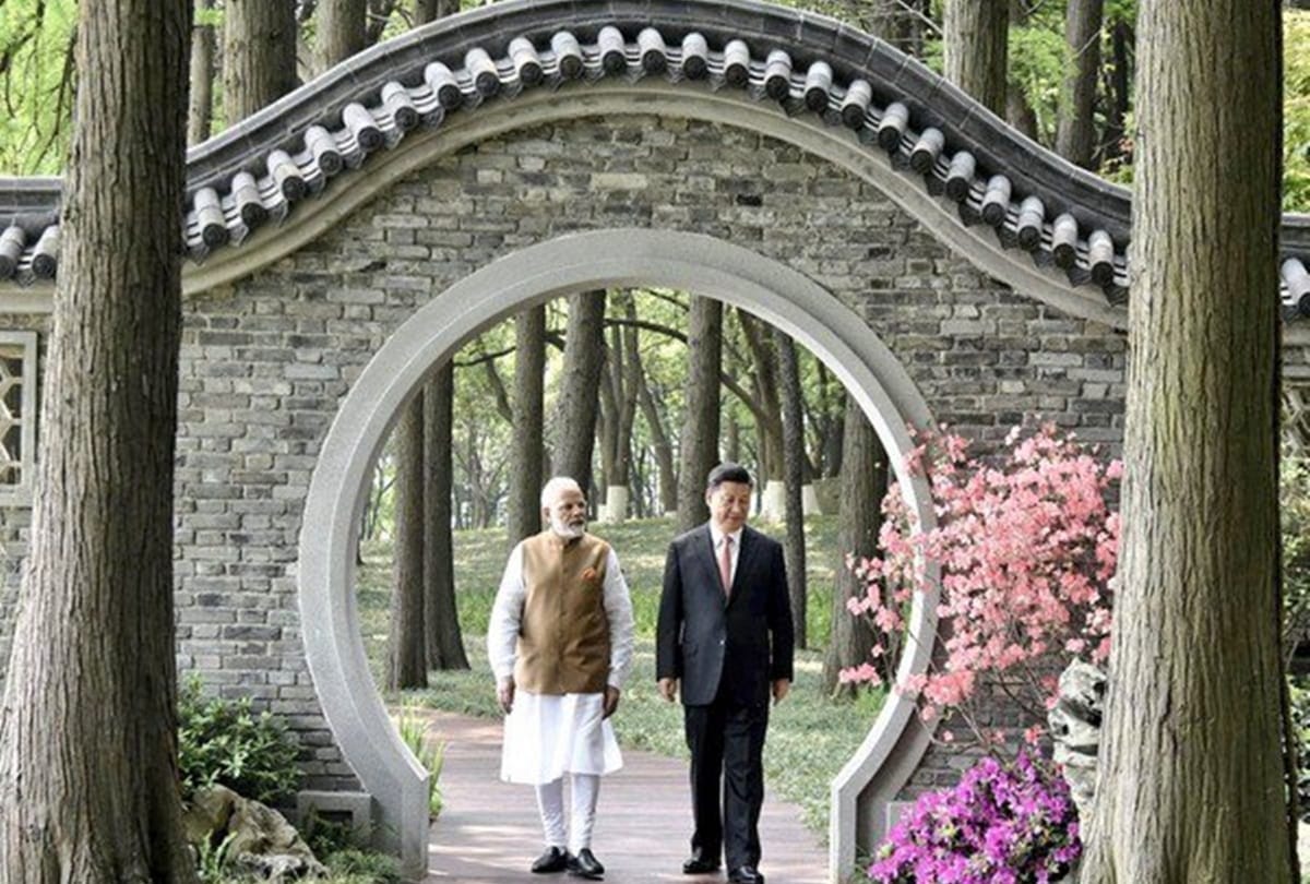 China Visit: Modi and Jinping take a walk along East Lake in Wuhan