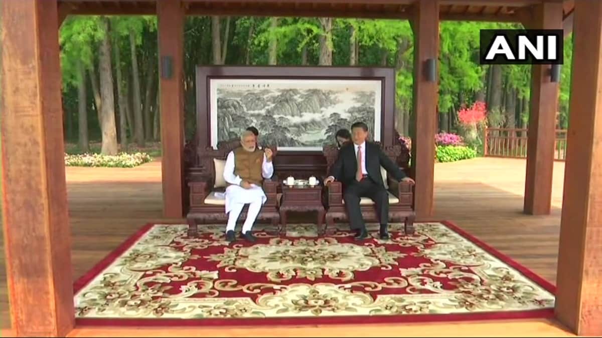 China Visit: Modi and Jinping take a walk along East Lake in Wuhan