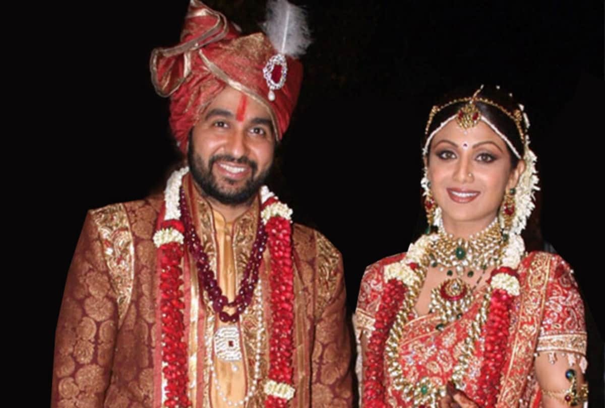 these are 13 bollywood celebs real marriage photos see here