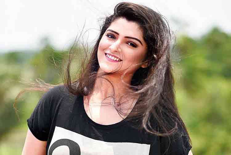 actress sweta bhattacharya say no to short dresses and suhagrat scene producers   take te step