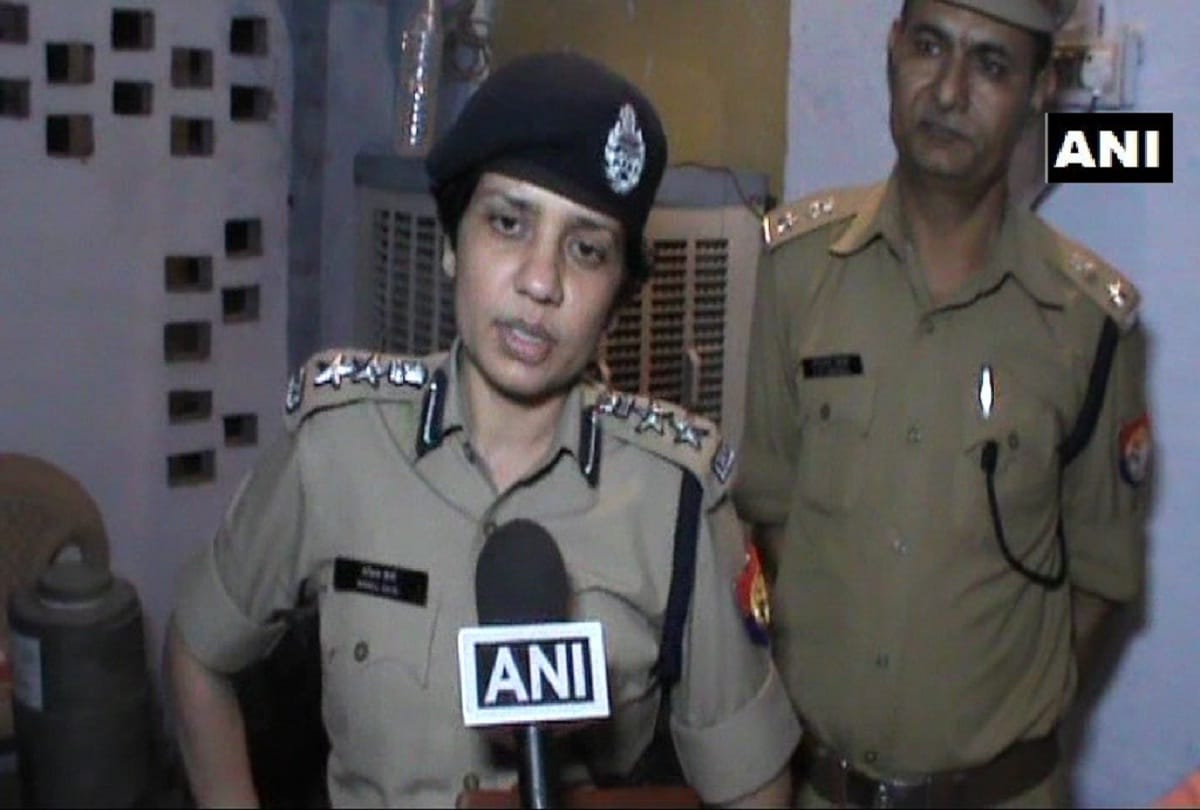 miscreants looted  jewelry & cash and then bride shot In Meerut 