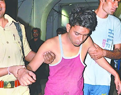 Youth held while kidnapping child