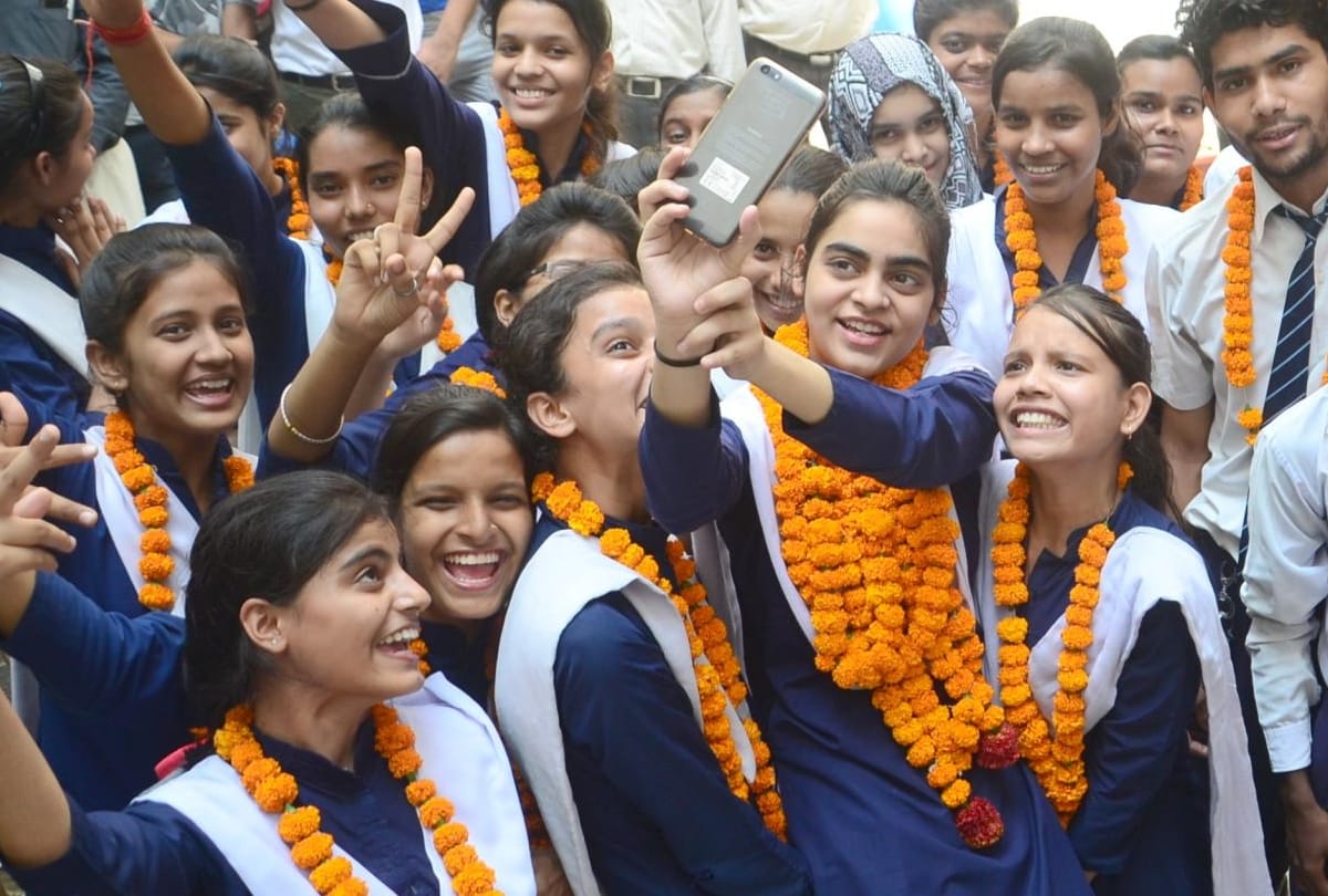 up board result celebration in lucknow 