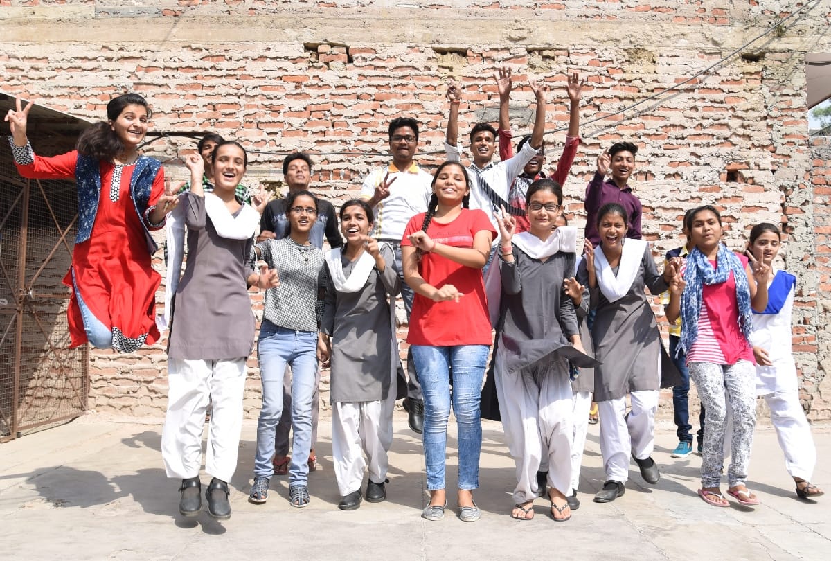 up board result celebration in lucknow 