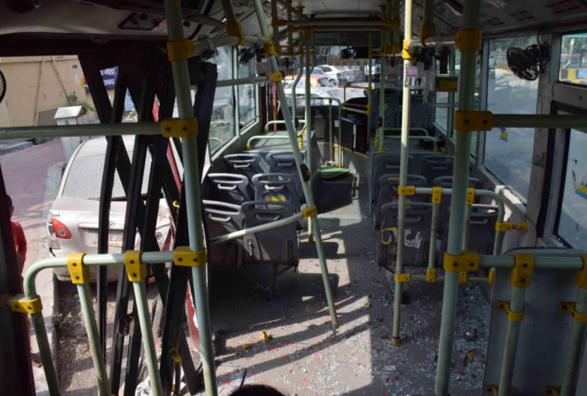 two buses collided in noida, 2 people dead