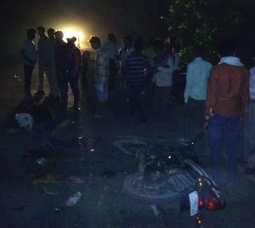 Contenor hits bike four died