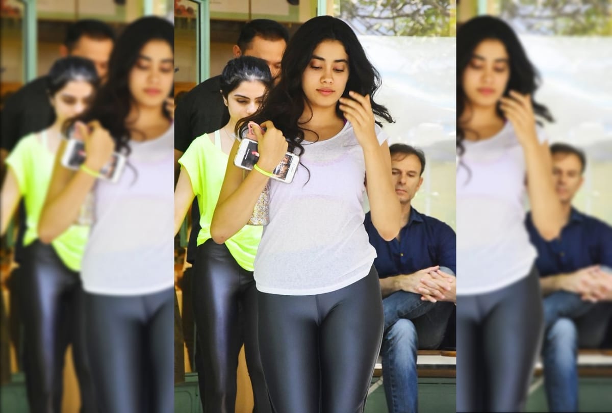 Janhvi Kapoor spotted with her friend at a restaurant in Bandra