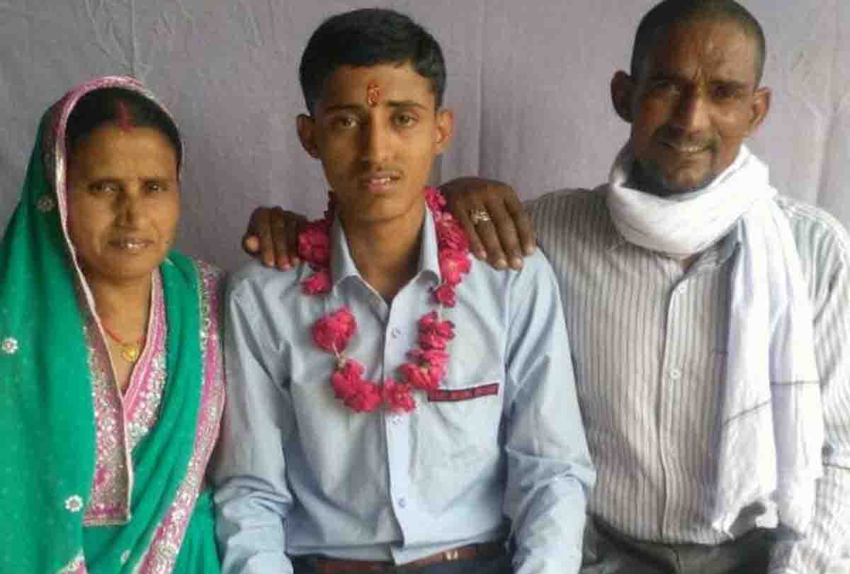 deepak pal get 10th position in up board result