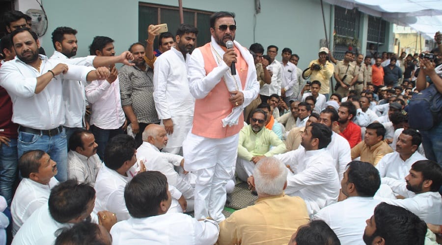 Narendra's bereavement sabha became a political mahapanchayat at meerut