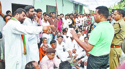 Narendra's bereavement sabha became a political mahapanchayat at meerut