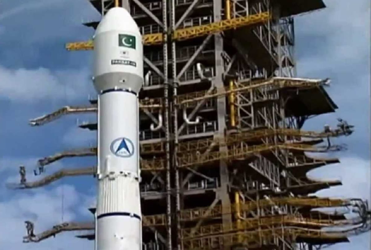 Pakistan set to launch satellite space programmes technology to eye on india